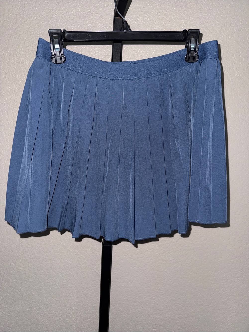 Dictionary Pleated Skort size large